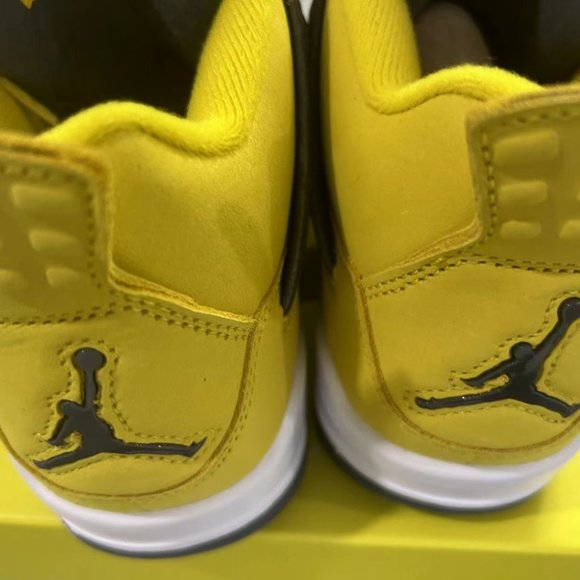 Jordan 4 Retor Lightning(2021) - Picture 3 of 8